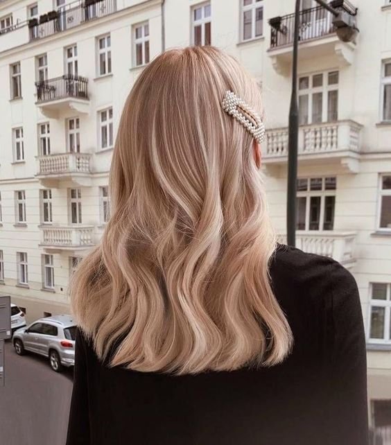 How to Grow Dyed Blonde Hair